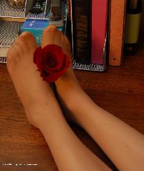 www.jackiebound.com - 1-89 Jackie's Feet thumbnail